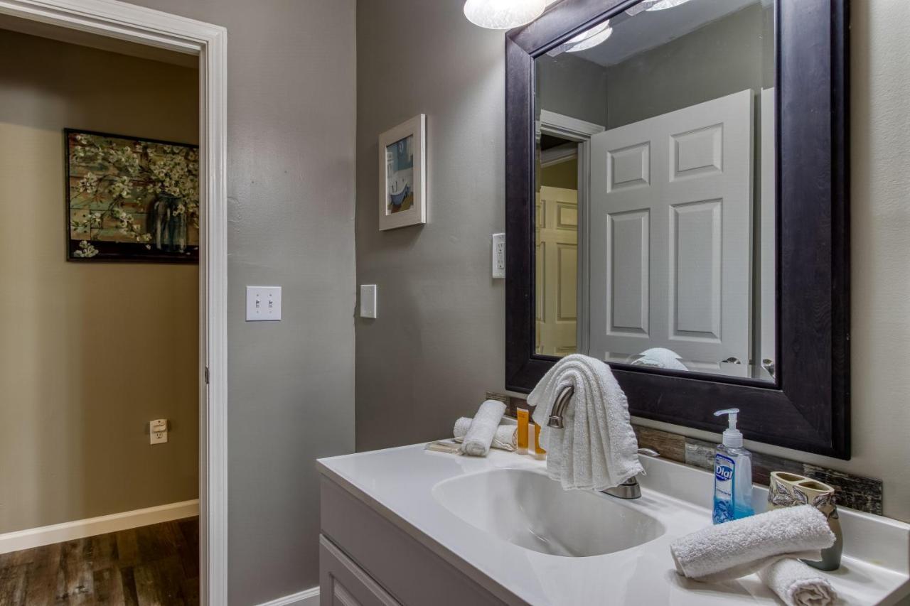 Fun & Games By Honeybearcabins 2Br/1Ba Sleeps 7 Sevierville Exterior photo